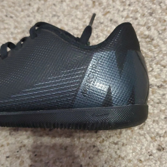 Nike Kids Mercurial VaporX 12 Soccer Sneakers 2.5 Youth - Picture 4 of 9